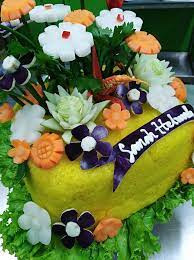 Beberapa titik pewarna kuning telur starbrand (tidak perlu pewarna jika mahu pulut putih, boleh letak warna lain yang di sukai/ mengikut kesesuaian kuih) 2 cawan beras pulut 3/4 cawan santan pekat 1 cawan air panas 1/2 sudu teh garam 5 inchi daun pandan(ni kes nak jimat daun pandan) 1 sudu besar. Selamat Hari Jadi Pulut Kuning Chesue Frozen Food Facebook