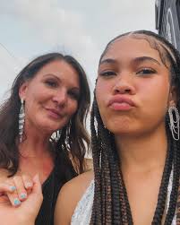 Daughter had a great prom night despite boyfriend absence