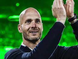 Plettenberg: Ajax voert gesprekken met Simonis voor opvolging Heitinga