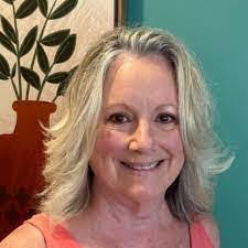 Shelly Brackett's Instagram, Twitter & Facebook