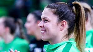 2009 óta játszik a magyar válogatottban. Fittyet Hanyt A Pletykakra A Fradi Valogatott Kezis Klasszisa 24 Hu