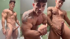 Post Gym Muscle Hunk Jerk and Cum: Gay Amateur Porn by Muscles to Worship