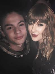 fav actor × fav singer🔝 (yall i know they obviously aren't friends😅 it's  just an audio) || #MIGUELMORA #foryou #mikeysfamily #fyp #theblackphone  #taylorswift #taylorsversion