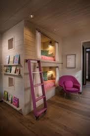 Lit Cabane Marin Evolutif En Hauteur A Decouvrir Sur Le Site Marchand Machambramoi Com Une Selection De La Redaction De Source A Id Com Pinterest Guy Ro
