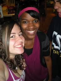 I felt this song is a perfect choice for this set of gold embellished  almonds 💖✨🌟for Nakeyia Thomas Mua! Golden houuuurrrr 🎶🎵