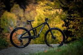 Bienvenue sur la chaîne youtube de boursorama ! Les Vtt Devinci Kobain Et Marshall Redessines Offrent Une Valeur Impressionnante Fabriques Au Canada Swiss Cycles