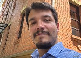 Recorde no trabalho, desequilíbrio nas contas