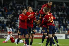W poniedziałek selekcjoner luis enrique ogłosił nazwiska 24 piłkarzy powołanych do reprezentacji hiszpanii na turniej. 95ivqxwo6n5phm