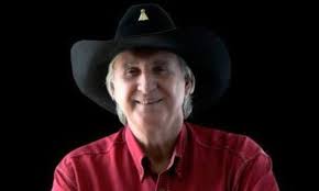 Ela é a mãe dos filhos do cantor. 8fes7im8o3jw0m