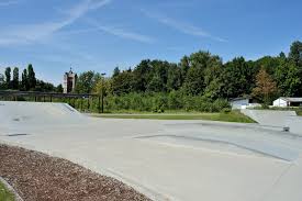 Kenzwoosh rates the the rotselaar skatepark and holds a small contest! Referenties Mab