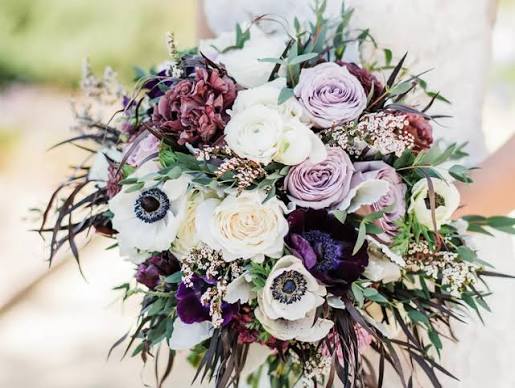 20 Ideas for a Whimsical Anemone Bouquet