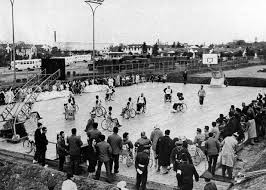 In 1964, 378 athletes from 21 countries competed in nine sports. In Photos Historic Moments Of The Paralympic Games å†™çœŸç‰¹é›†5 29 æ¯Žæ—¥æ–°èž