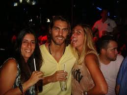 Age:36 years (20 august 1984). Anti Botineras On Twitter Foto De La Botigato Http T Co Drilktb1ec Con El Jugador Joaquin Larrivey En El Mes De Enero En Cancun Http T Co Yrycitxa3u