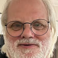 I know Europeans love to be dehydrated but why ya gotta carry that trend to  the airport? Just walked .6 miles in the Amsterdam airport round trip from  my gate trying to