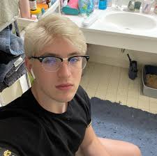 James Bee (@beeboyjames) • Instagram photos and videos