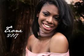 2026 SENIORS! 🥳 It's TIME! ⏰ Now Booking Summer Senior Sessions! • 2  outfit changes • 2 hours of shoot time • 20 edited images • digital  downloads of all 20 Images •