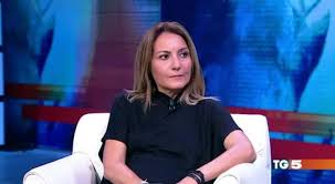 Oggi camila raznovich è uno dei volti televisivi più amati dal popolo giovanile, ma negli anni è riuscita a conquistare un posto d'onore anche tra i big più amati dal grande pubb. Camila Raznovich Figlia Di Maurizio Costanzo Camila Raznovich Non E La Figlia Di Maurizio Costanzo La Figlia Della Conduttrice Televi Nel 2021 Attrice Costanza Spose