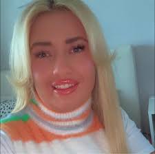 Hi,does anyone know somebody who does birthday balloons please?