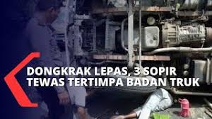 Supir truk (untuk supir tronton, treler dan gandeng). Loker Soper Truck Jember Hari Ini Bus Tabrak Truk Di Tol Cute766