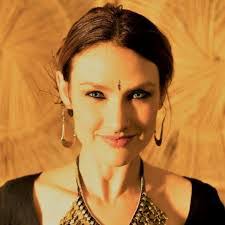 Sara Buck's Instagram, Twitter & Facebook