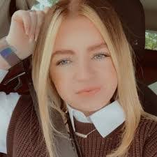 Vanessa Finnegan's Instagram, Twitter & Facebook