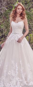 Bei uns findest du zahlreiche liebevoll gebrauchte brautkleider, die auf eine weitere zukünftige braut warten, die sie beglücken dürfen. Maggie Sottero Brautkleid Off 75