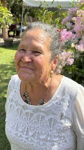 La Sra.Estela Hdz. Cantante su nombre artístico LA TEXANITA originaria del  Refugio Cd. Fdz. SLP ella canta música ranchera y con banda es muy querida  y apreciada a viajado por todo México y USA a ...