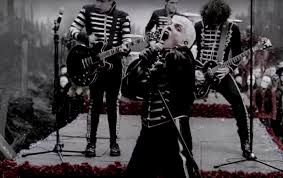 My Chemical Romance Welcome To The Black Parade Guitar Pin By Nicole Diaz On Emo Phase My Chemical Romance Black Parade Romance
