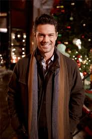 Sydney ragsdale (thompson), recently divorced, decides to spend christmas in a house she inherited with her young daughter. Its A Wonderful Movie Your Guide To Family And Christmas Movies On Tv Hope At Christmas A Hallmark Movies Mysteries Miracles Of Christmas Movie Starring Scottie Thompson And Ryan Paevey