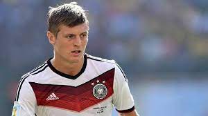Willkommen auf der offiziellen website des fußballers und nationalspielers toni kroos. Wm 2014 Johan Cruyff Schwarmt Von Toni Kroos