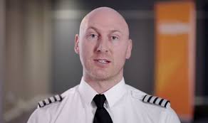 easyJet: How pilot faced 'CRITICAL' mid-air situation after passenger  CHOKED