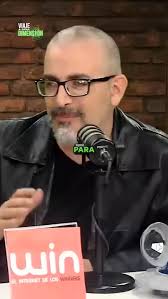 Lo que fue ayer la presentación de "ENTE, cuentos para alterar el sistema "  en compañía de seguidores, lectores y, por supuesto, amigos. Gracias por la  gran acogida a esta presentación que