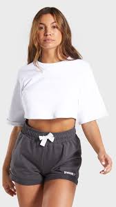 Pin By Angelina Ehret On Outfits In 2020 Cropped Sweater Workout Crop Top Crop Tops Women