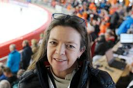 Skøytestjernene ble oppsøkt av fremmed mann. Han ville gi dem en spesiell  gave: