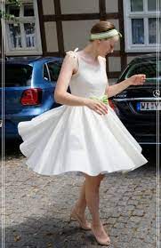 Der lang erwartete hochzeitstag steht vor der tür und ich möchte, dass alles perfekt ist. Hochzeit Im 50er Jahre Petticoat Kleid Zweigefadelt