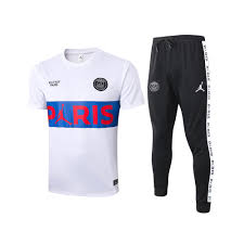 ومع ذلك، فإن باريس سان جيرمان لم يكن معصوماً من الخطأ بأي حال من الأحوال. Paris Saint Germain 2020 2021 Men Training Set Mitani Store