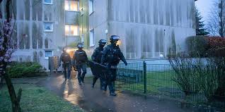 Wohnungen, eigentumswohnungen in hamburg billstedt kaufen. Polizei Einsatz In Hamburg Spezialkrafte Sturmen Wohnung Von Waffennarr Hamburger Morgenpost