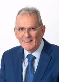 Wilsons estate agents closing office in Wyvern Centre