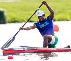 Isaquias queiroz (canoa individual (c1) 200m) ginástica artística: Isaquias Queiroz Dos Santos Canoe Sprint Athlete