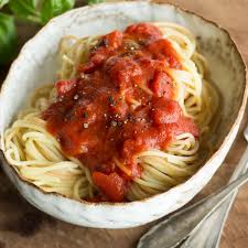 Pasta Klassiker Auf Dem Teller Spaghetti All Amatriciana Rezept Rezepte Tomaten Sauce Tomatensauce