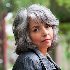 Lynn Miles's Instagram, Twitter & Facebook