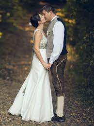 Kriegen sie brautkleider, festliche kleider, blumenmädchenkleider,kommunionkinderkleider mit perfektem stil zu niedrigen. Trachtenhochzeit Im Weissen Kleid Trachtenbibel