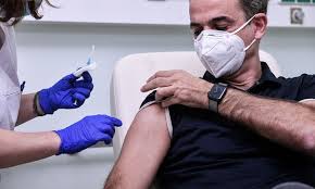 Γιατι στον εμβολιασμο του μητσοτακη η νοσοκομα μολισ γεμισε με το εμβολιο την συριγγα παει και το κρυβει πισω απο ενα εμποδιο που δεν επαιρναν οι καμερεσ, δηθεν οτι κατι εκανε εκει;;;; Ellada H Ka8hmerinh Mobile