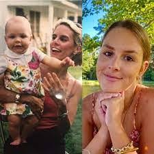 Amanda Lamp's Instagram, Twitter & Facebook