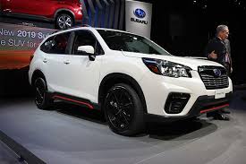 I noticed in earlier models the light for blind spot shows up on the side mirrors as little icons, but this year they're a pretty bright vertical. 2018 Ny Auto Show Subaru S New Forester Is A Family Friendly Redesign