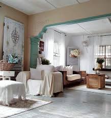 Walaupun ini adalah contoh dekorasi ruang tamu ala inggeris, anda boleh ubah ikut kesesuian anda.namun bagi kami, gabungan warna pastel dengan set sofa serta perabot lain sangat menarik untuk kita ikut kali ini, biar kami bantu anda dengan senarai tips hiasan ruang tamu dan puluhan idea untuk anda berkreatif. Wanita Ini Bongkarkan Cara Hias Rumah Kampung Guna Bahan Terpakai