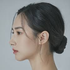 Chloe Lee's Instagram, Twitter & Facebook