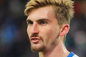 Le milieu offensif de troyes rayan jabou, qui évolue avec les moins de 19 ans du leader de ligue 2, pourrait rejoindre la colonie française en bundesliga. Transfergeruchte Frankfurt Stuttgart Denken An Philipp