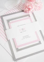 This Romantic Gray And Pink Wedding Invitation Features A Monogram Rosa Hochzeitseinladungen Romantische Hochzeitseinladungen Einzigartige Hochzeitseinladungen