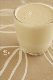 Smoothie Banane Ananas Lait De Coco Yaourt Avoine Tout Ca Passion Gourmandise Smoothies Equilibres Smoothie Lait De Coco Recettes Aux Fruits